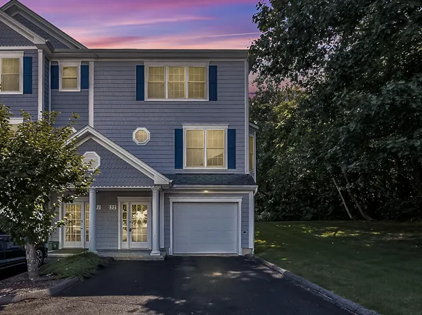 32 Songbird Ln #32, Farmington, CT 06032