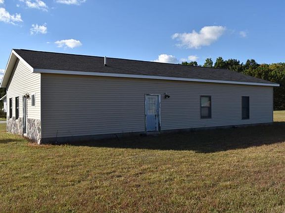 2nd image of 2395 E Trask Lake Rd