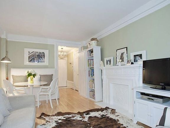 3rd image of 146 E 49th St #2AA