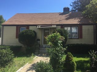 129 Robin St, Bridgeport, CT 06606