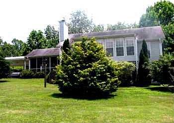 2nd image of 150 Honeysuckle Ln