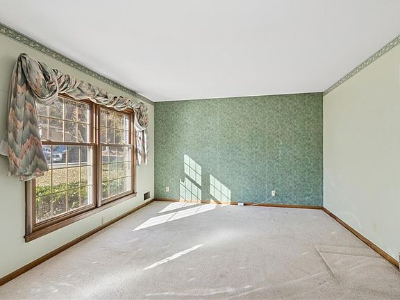 3rd image of 5307 N Virginia Ave