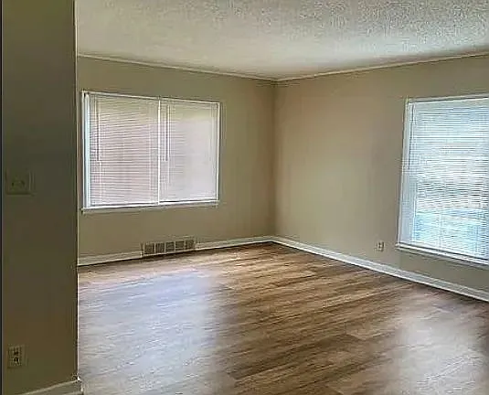 2 bed, 1.0 bath, 844 sqft, $1,595 — Photo 3
