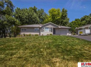 2108 Tulip Ln, Bellevue, NE 68005