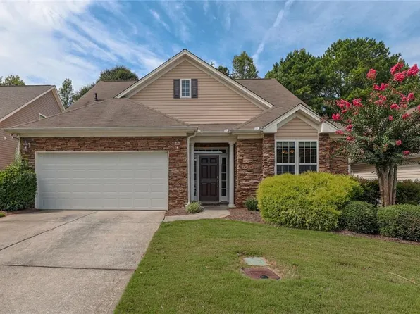 38 Scenic Hills Dr, Newnan, GA 30265