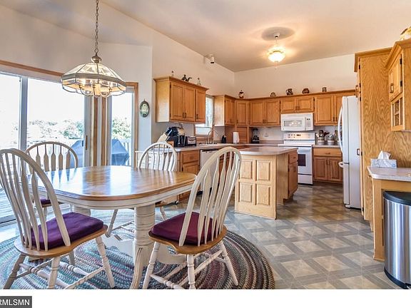 4th image of 1058 Heather Dr