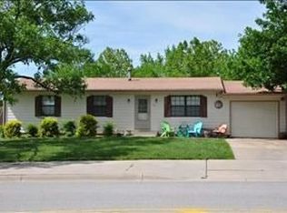 114 E Douglas Ave, Andover, KS 67002