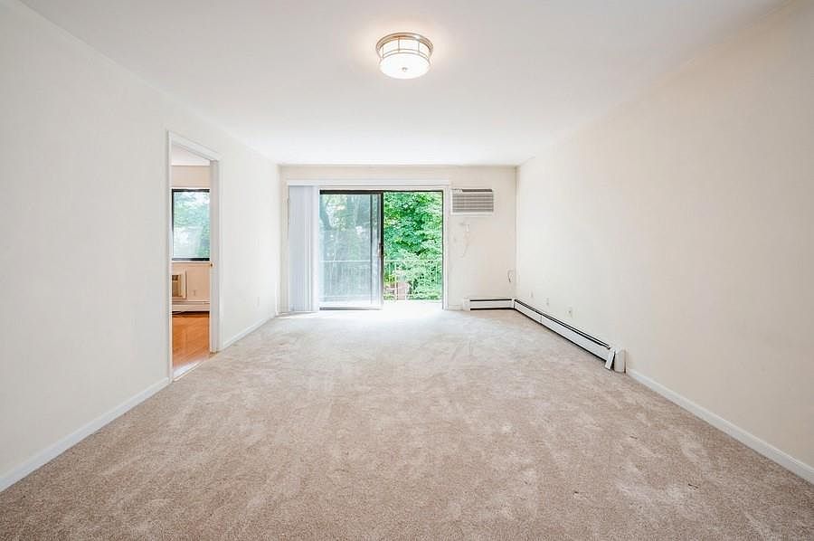 1st image of 555 Central Park Avenue #122