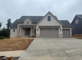 4439 N Seabiscuit Cir, Bloomington, IN 47404