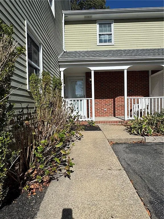 3 bed, 1.5 bath, 1363 sqft, $3,250 — Photo 3