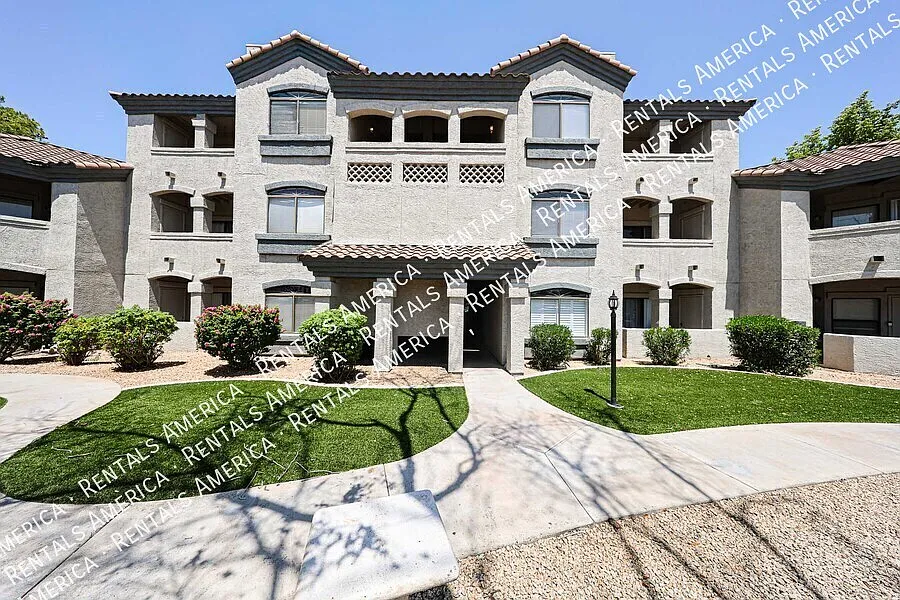 Amazing 1 BR/1 BA Condo in North Scottsale Signature Community — Photo 2