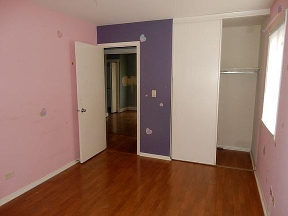 3rd image of 29W780 Hurlingham Ct