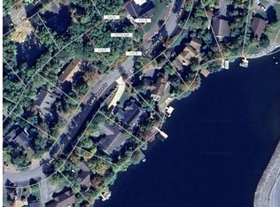 127 Lakeshore Dr, Cross Junction, VA 22625