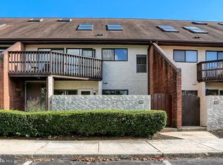 680 Geneva Dr APT 3, Mechanicsburg, PA 17055