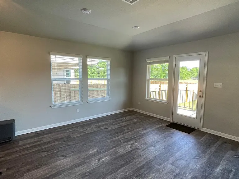 323 Durango Downs Dr — Photo 8