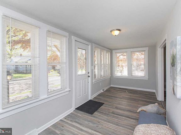 4th image of 10 Payson Ave