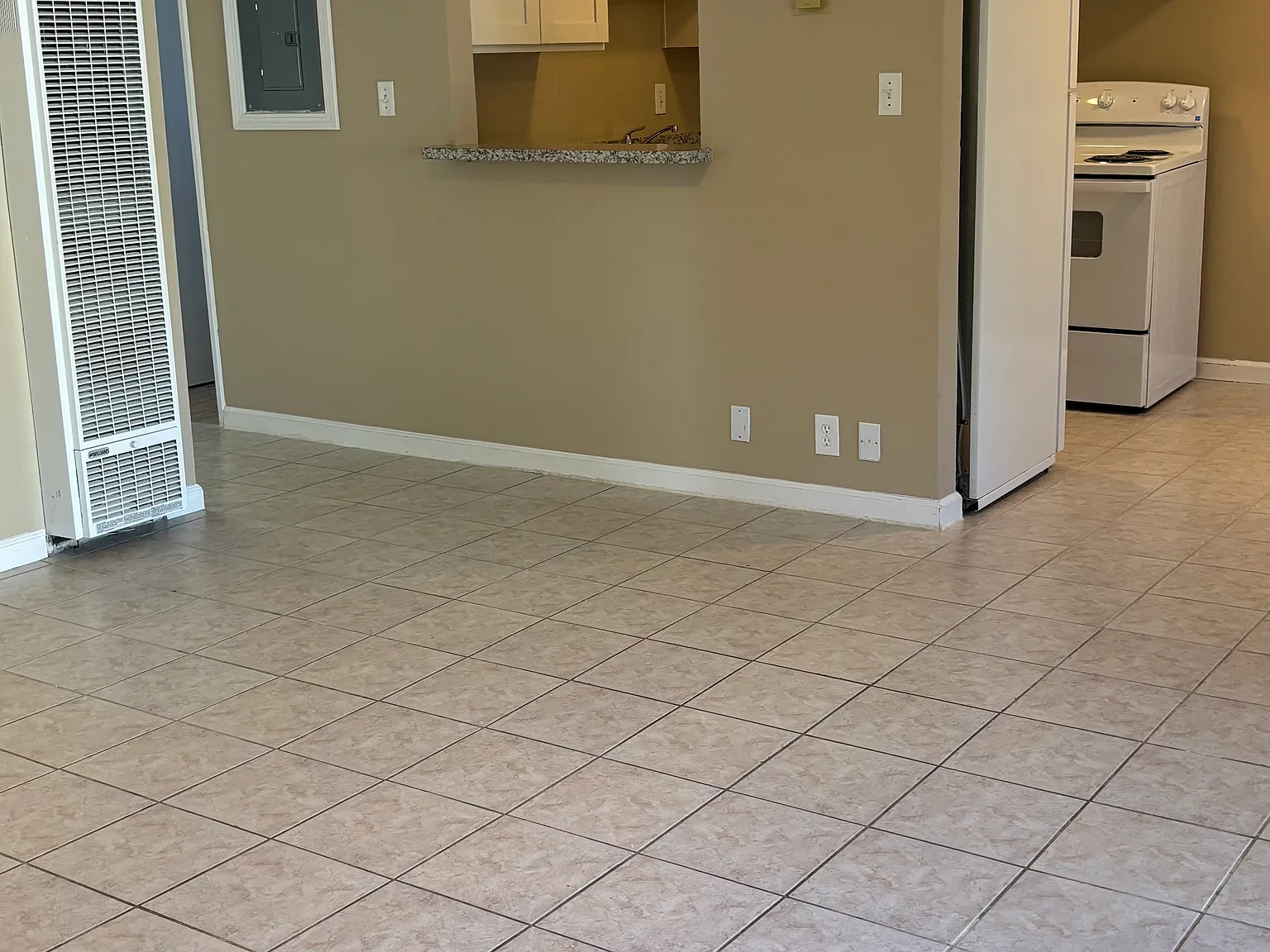 2 bed, 832 sqft, $2,150 — Photo 4