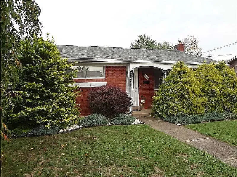 407 Victoria St photo 1