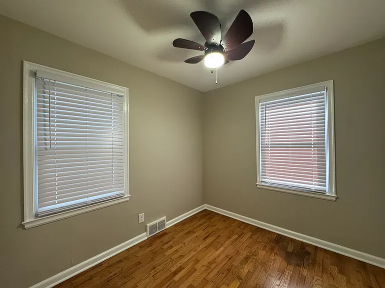 934 SW Anderson Ter — Photo 12