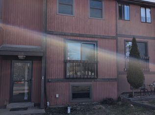 215 Parkwood Dr, Cranberry Township, PA 16066