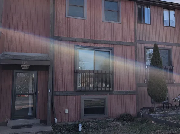 215 Parkwood Dr, Cranberry Township, PA 16066