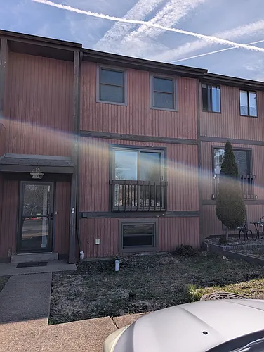 215 Parkwood Dr #MAIN Photo 1