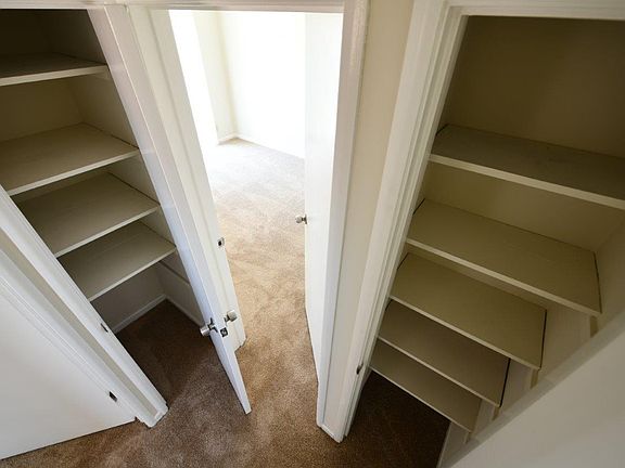 5th image of 524 E 17th St #14