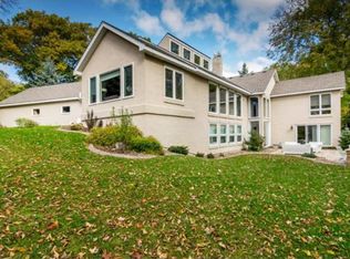 9362 Preston Pl, Eden Prairie, MN 55347