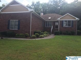 164 Derwent Ln NW, Huntsville, AL 35810