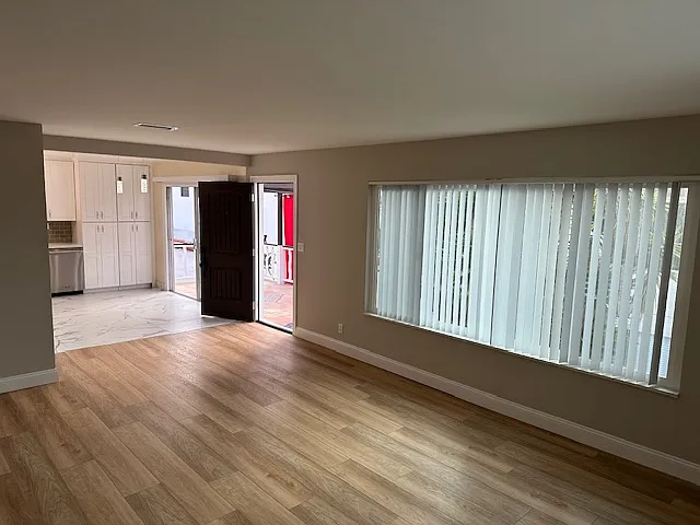 207 W Escalones #C — Photo 5