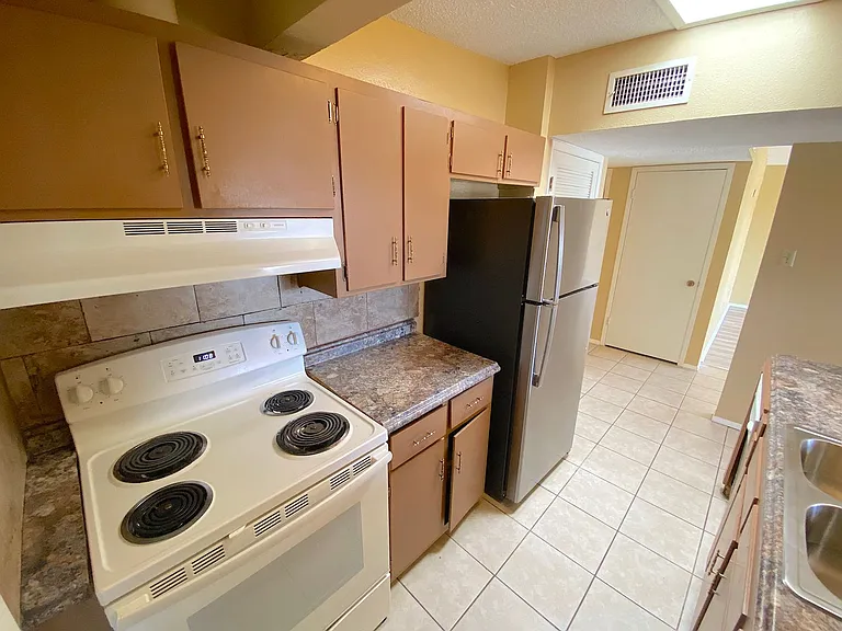 6041 Redstone Ln — Photo 11