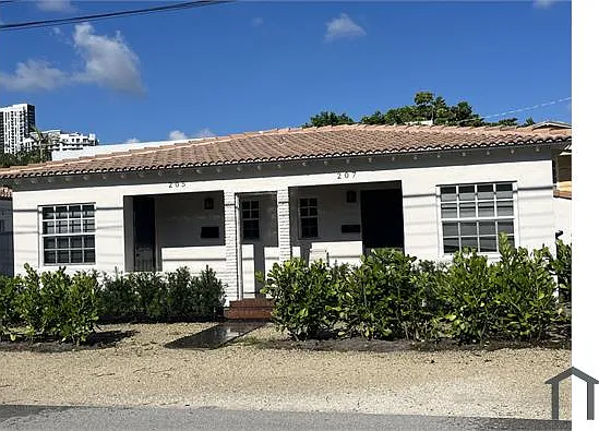 1 bed, $2,000 — Photo 1