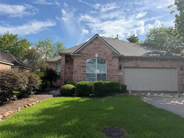 1604 N Venice Dr, Pearland, TX 77581