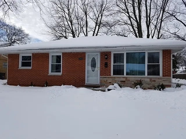 1222 Hiawatha Dr photo 1
