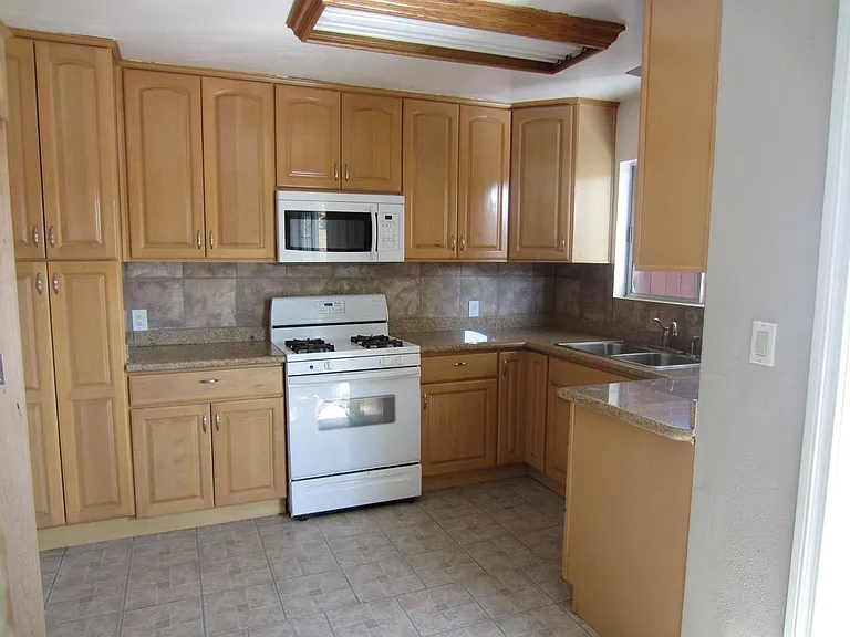 11586 Celine St — Photo 5