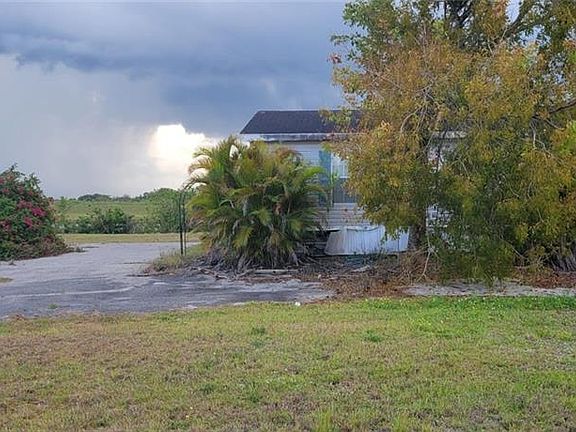 4th image of 1425 Riverview Dr