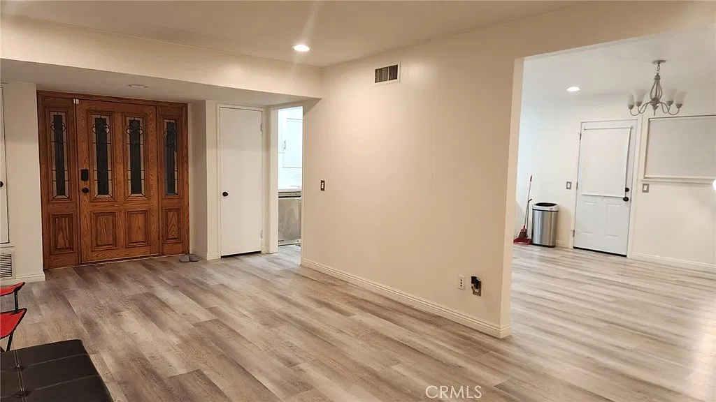 3 bed, 1358 sqft, $3,250 — Photo 3