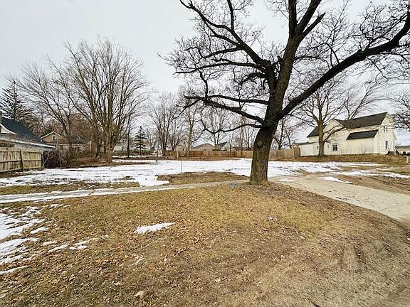 5th image of 208 Leonard St
