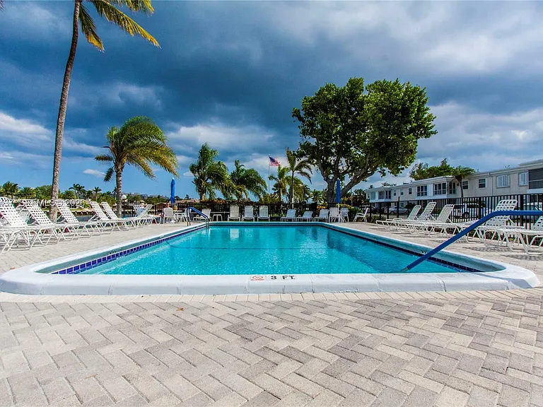 6339 Bay Club Dr #2 — Photo 34