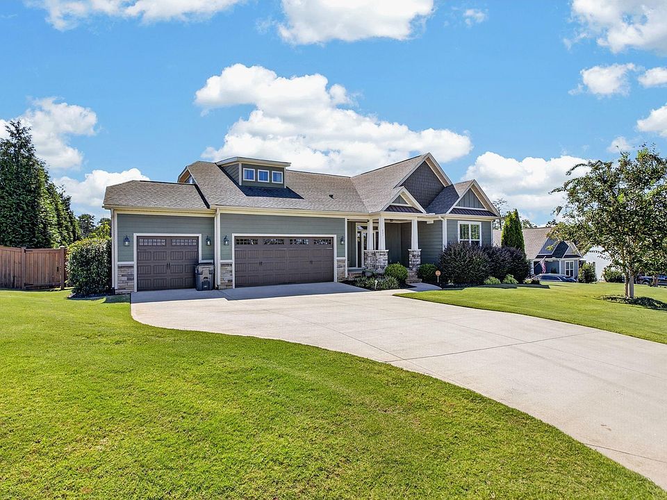 1st image of 201 Ridgefield Ln