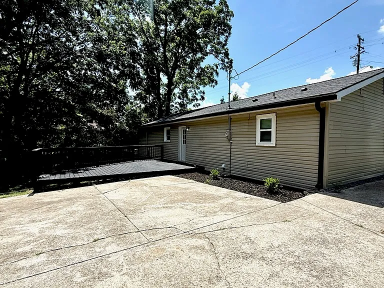 2120 31w Hwy S — Photo 3