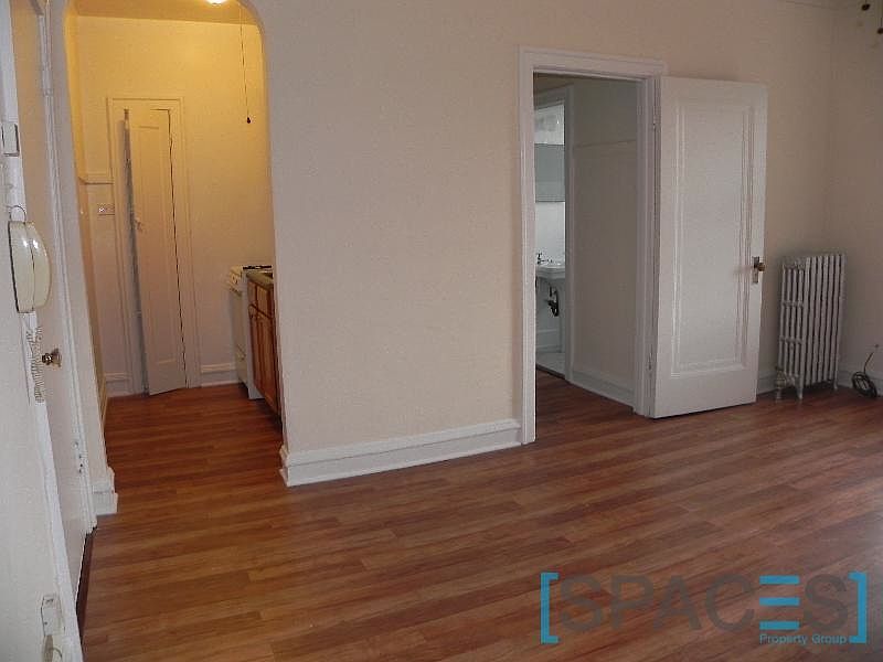 2nd image of 2536 N Sawyer Ave APT 214