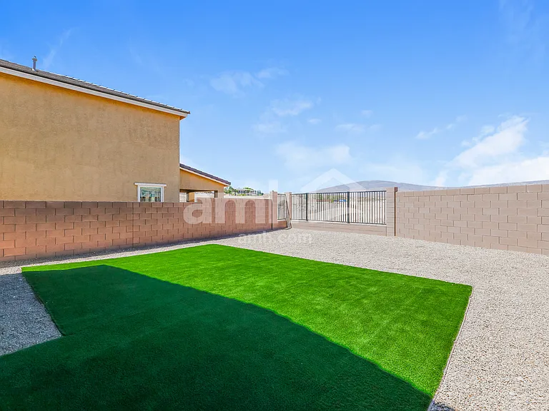 8757 Blue Begonia St — Photo 16