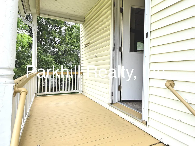 824 William St — Photo 10