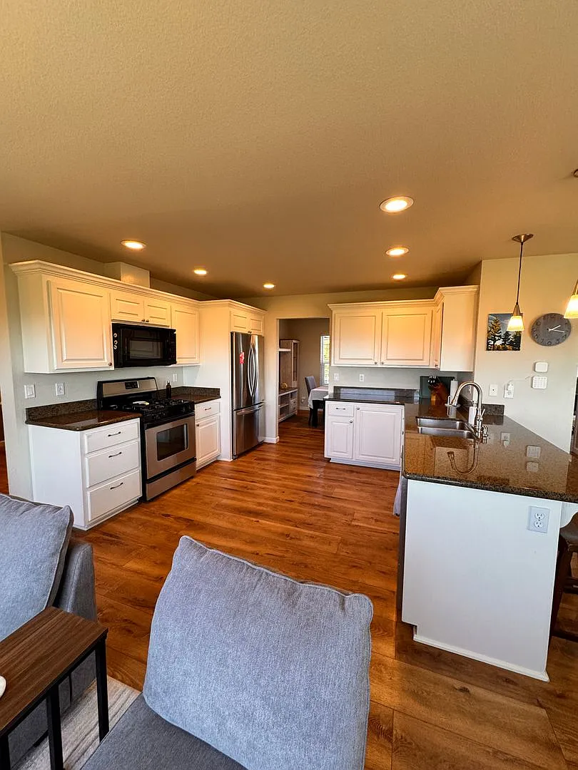 Granite Ridge 3 bedroom home with an office — Photo 4