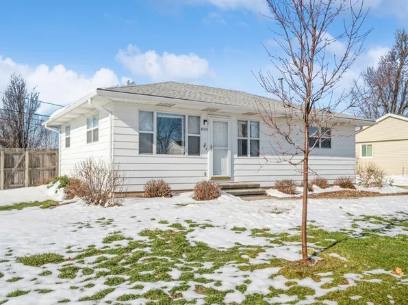 4500 Regal Ave NE, Cedar Rapids, IA 52402