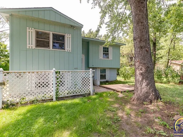 460 N Washington St, Auburn, KS 66402