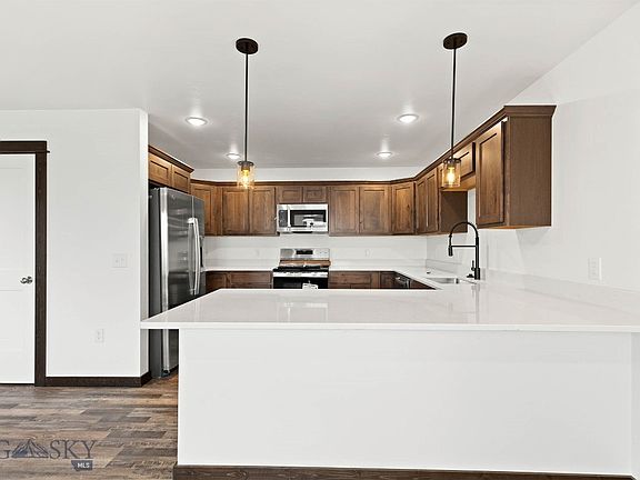 3rd image of 2855 Fen Way #C