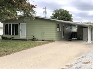 3 Lincoln Dr, Altamont, IL 62411