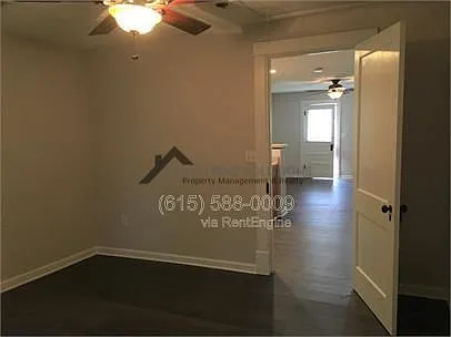 405 Granbury St — Photo 4